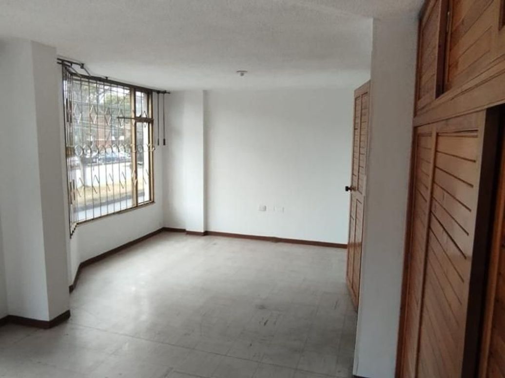 Casa de 6 alcobas en venta en Glorieta De Las Américas, Bogotá, 109 m² · foto 2 de 15