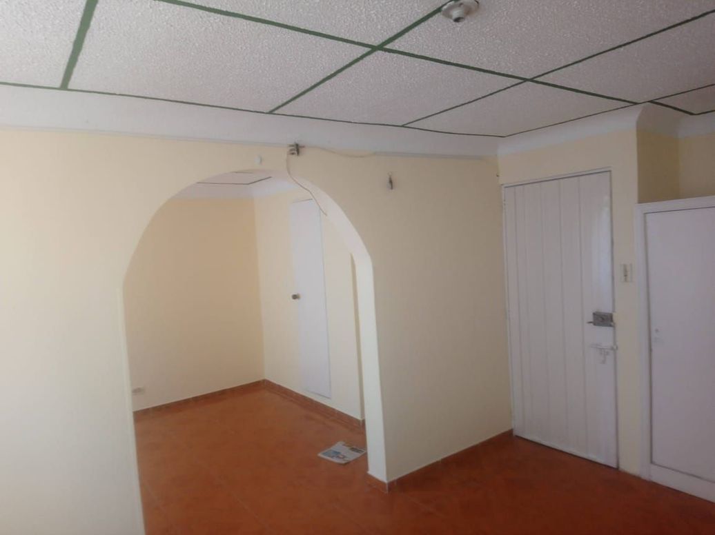 Casa de 6 alcobas en venta en La Gaitana, Bogotá, 260 m² · foto 2 de 17