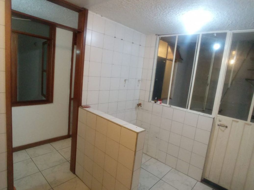 Casa de 6 alcobas en venta en La Isabela, Bogotá, 332 m² · foto 11 de 20