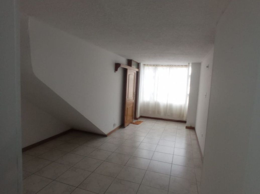 Casa de 6 alcobas en venta en La Isabela, Bogotá, 332 m² · foto 6 de 20