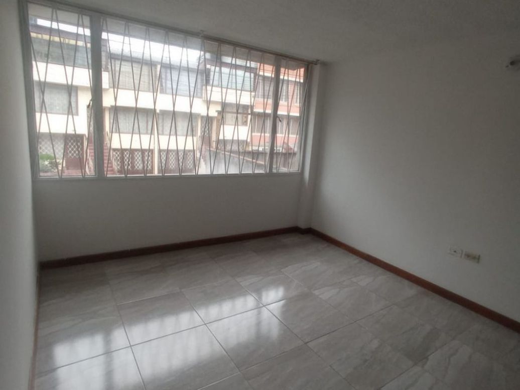 Casa de 6 alcobas en venta en La Isabela, Bogotá, 332 m² · foto 5 de 20