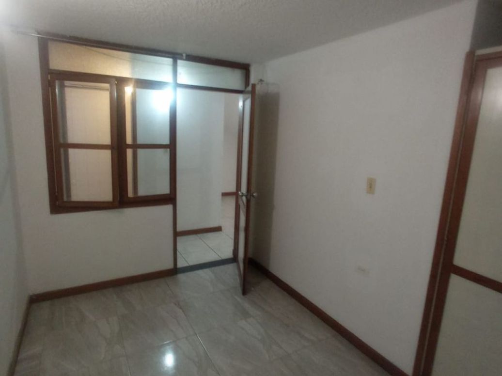 Casa de 6 alcobas en venta en La Isabela, Bogotá, 332 m² · foto 12 de 20