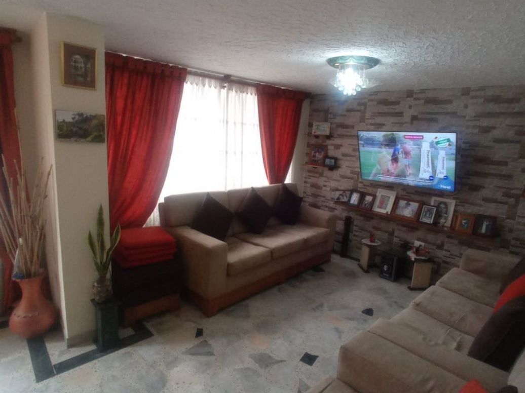 Casa de 6 alcobas en venta en La Isabela, Bogotá, 332 m² · foto 15 de 20
