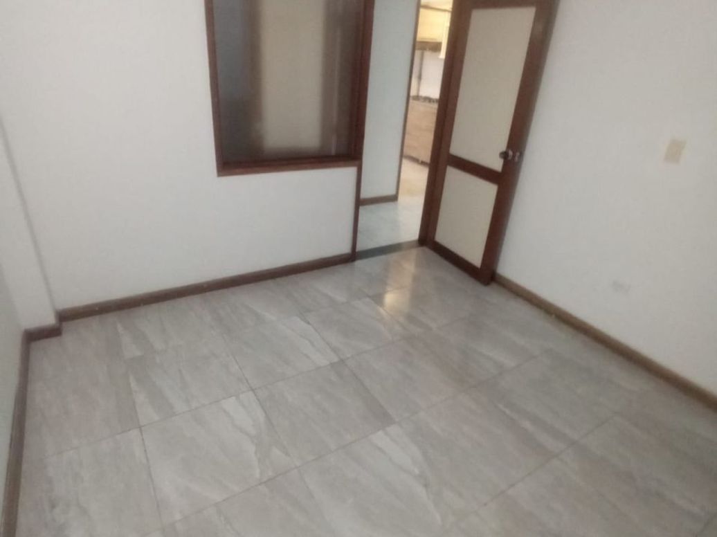 Casa de 6 alcobas en venta en La Isabela, Bogotá, 332 m² · foto 10 de 20