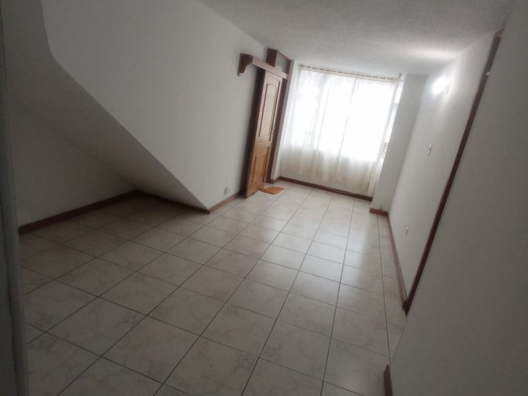 Casa de 6 alcobas en venta en La Isabela, Bogotá, 332 m² · foto 13 de 20