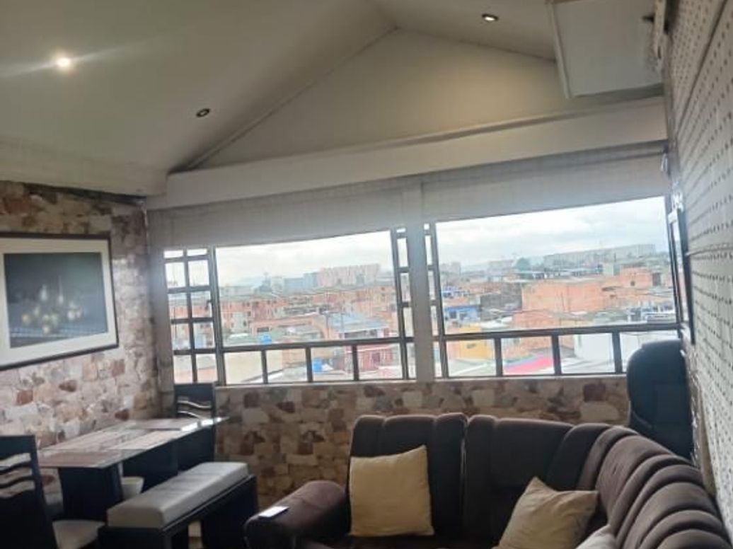 Casa de 6 alcobas en venta en Fontibón, Bogotá · foto 3 de 20