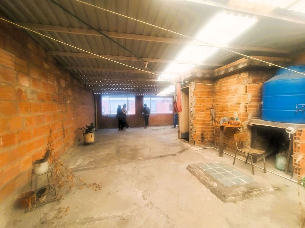 Apartamento de 6 alcobas en venta en La Gaitana, Bogotá, 190 m² · foto 3 de 9