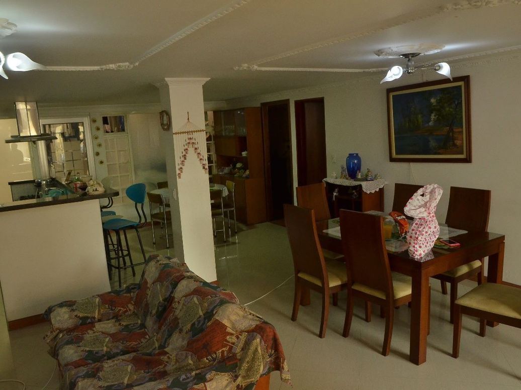 Casa de 5 alcobas en venta en Marsella, Bogotá, 320 m² · foto 17 de 18