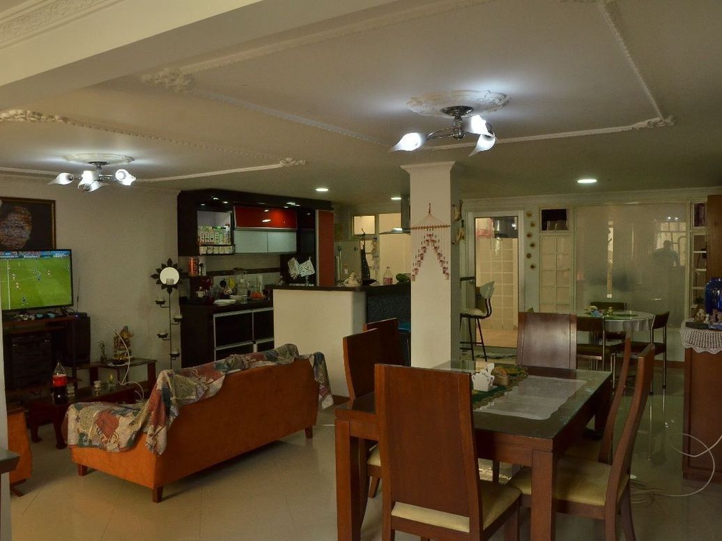 Casa de 5 alcobas en venta en Marsella, Bogotá, 320 m² · foto 3 de 18