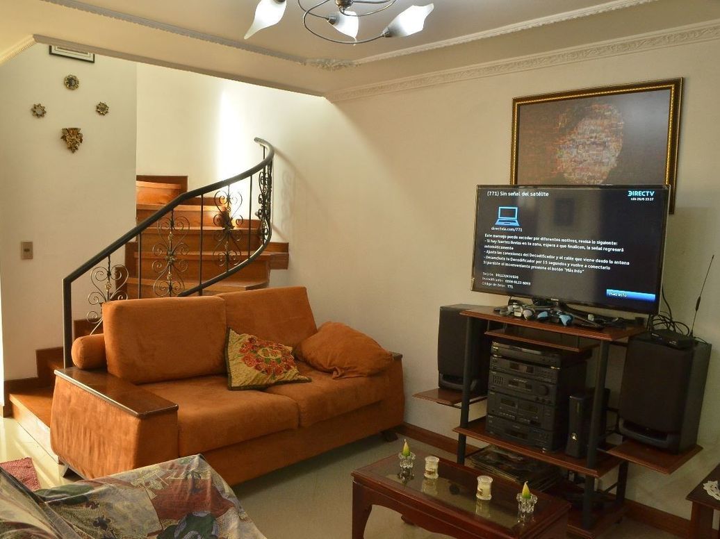 Casa de 5 alcobas en venta en Marsella, Bogotá, 320 m² · foto 10 de 18