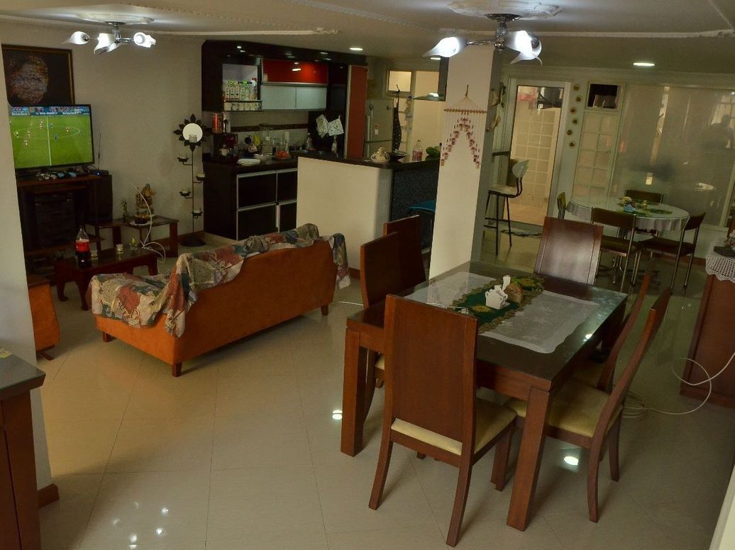 Casa de 5 alcobas en venta en Marsella, Bogotá, 320 m² · foto 4 de 18