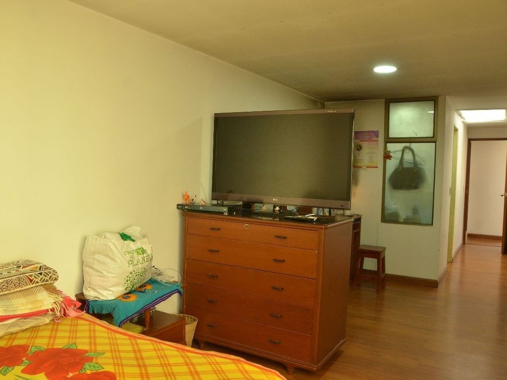 Casa de 5 alcobas en venta en Marsella, Bogotá, 320 m² · foto 5 de 18