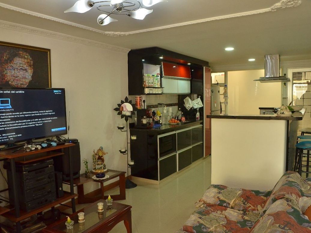 Casa de 5 alcobas en venta en Marsella, Bogotá, 320 m² · foto 9 de 18