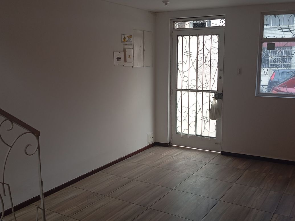 Casa de 5 alcobas en venta en El Rosario, Bogotá, 243 m² · foto 12 de 13