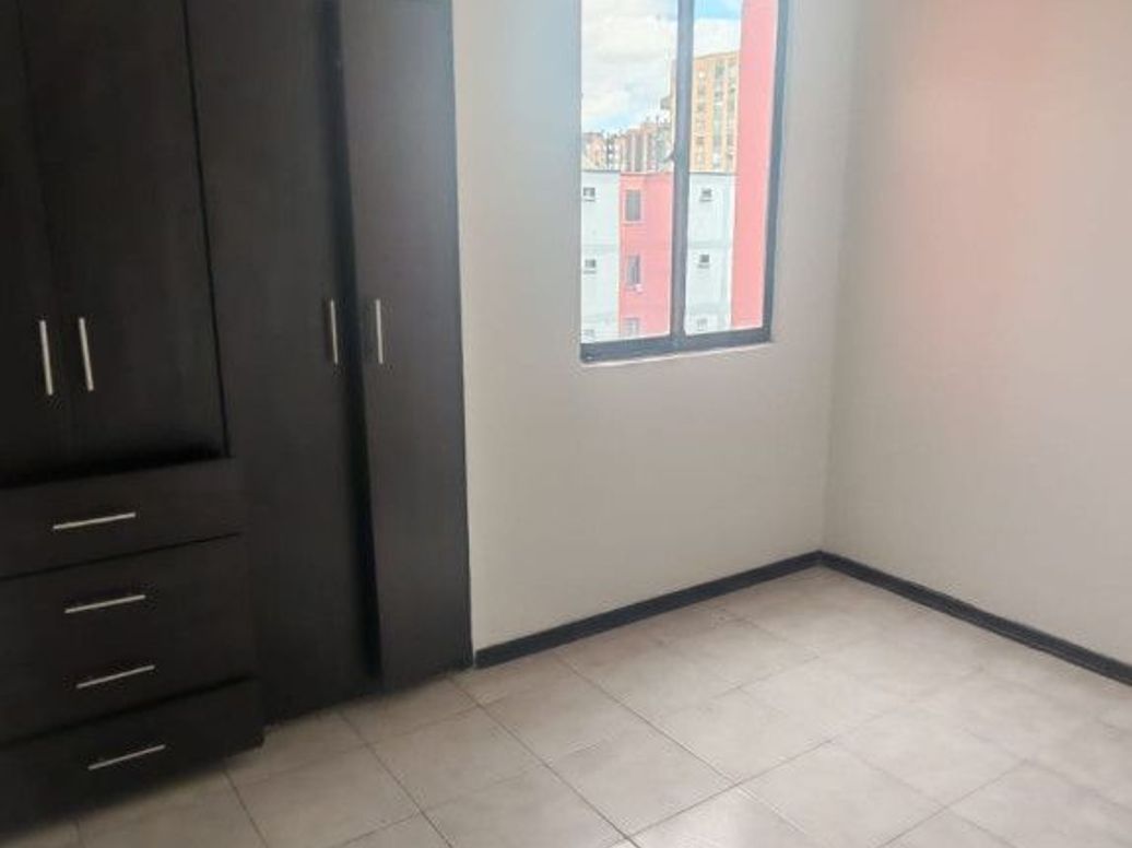 Apartamento de 3 alcobas en venta en Batallón Caldas, Bogotá · foto 10 de 14
