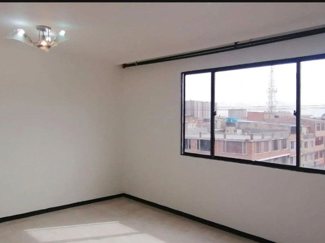 Apartamento de 3 alcobas en venta en Batallón Caldas, Bogotá · foto 3 de 14