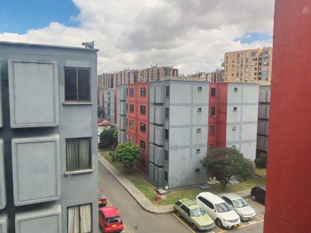 Apartamento de 3 alcobas en venta en Batallón Caldas, Bogotá · foto 6 de 14