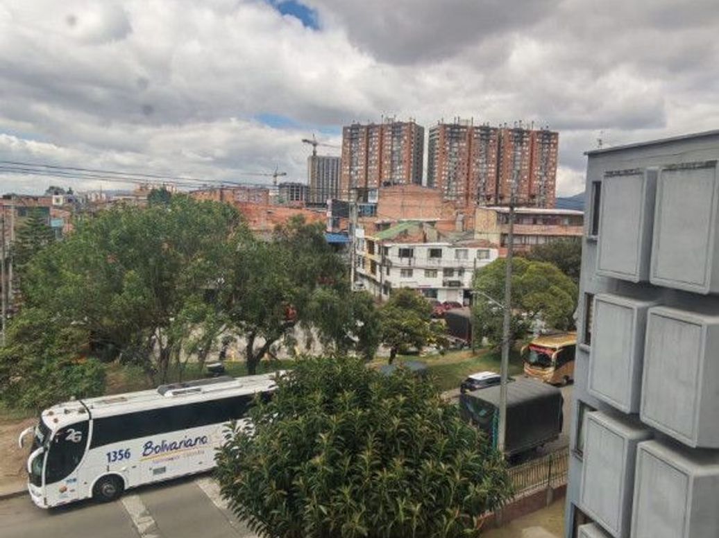 Apartamento de 3 alcobas en venta en Batallón Caldas, Bogotá · foto 7 de 14