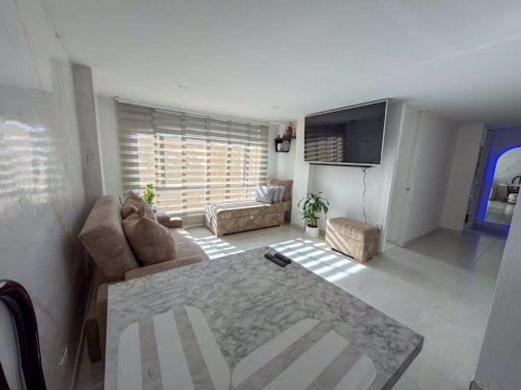 Apartamento de 3 alcobas en venta en El Carmen, Bogotá, 63 m² · foto 5 de 20