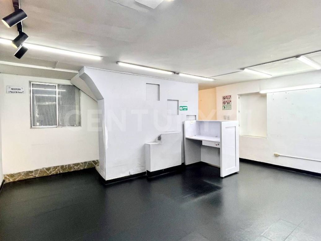 Casa de 4 alcobas en venta en Urbanización San Martín, Bogotá, 230 m² · foto 3 de 13