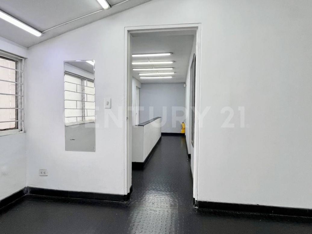 Casa de 4 alcobas en venta en Urbanización San Martín, Bogotá, 230 m² · foto 6 de 13