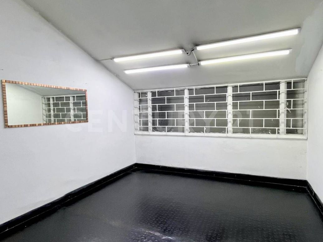 Casa de 4 alcobas en venta en Urbanización San Martín, Bogotá, 230 m² · foto 8 de 13
