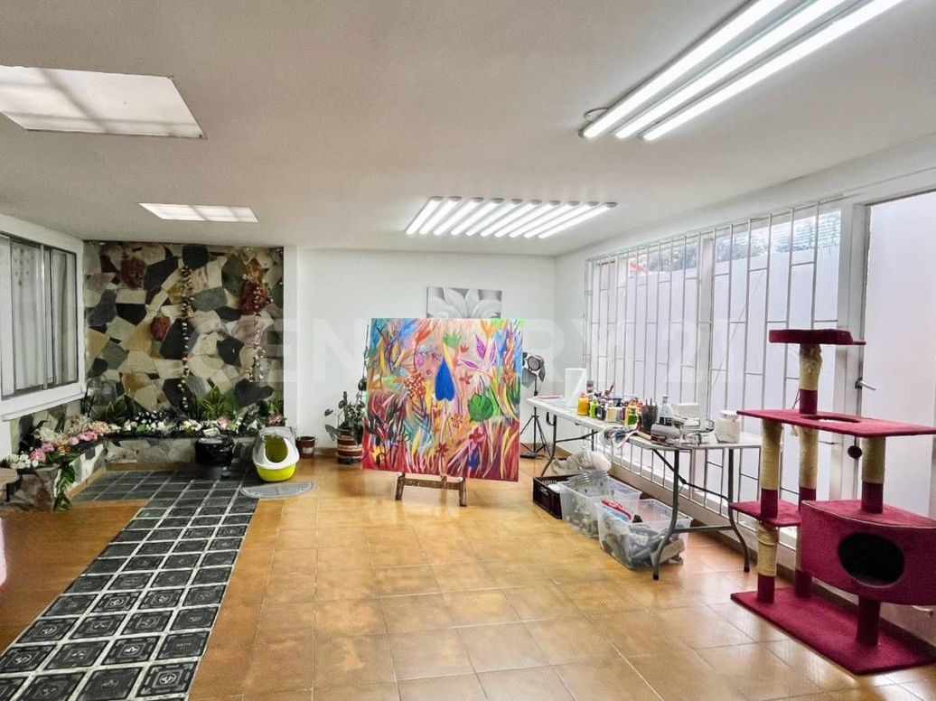 Casa de 4 alcobas en venta en Urbanización San Martín, Bogotá, 230 m² · foto 9 de 13