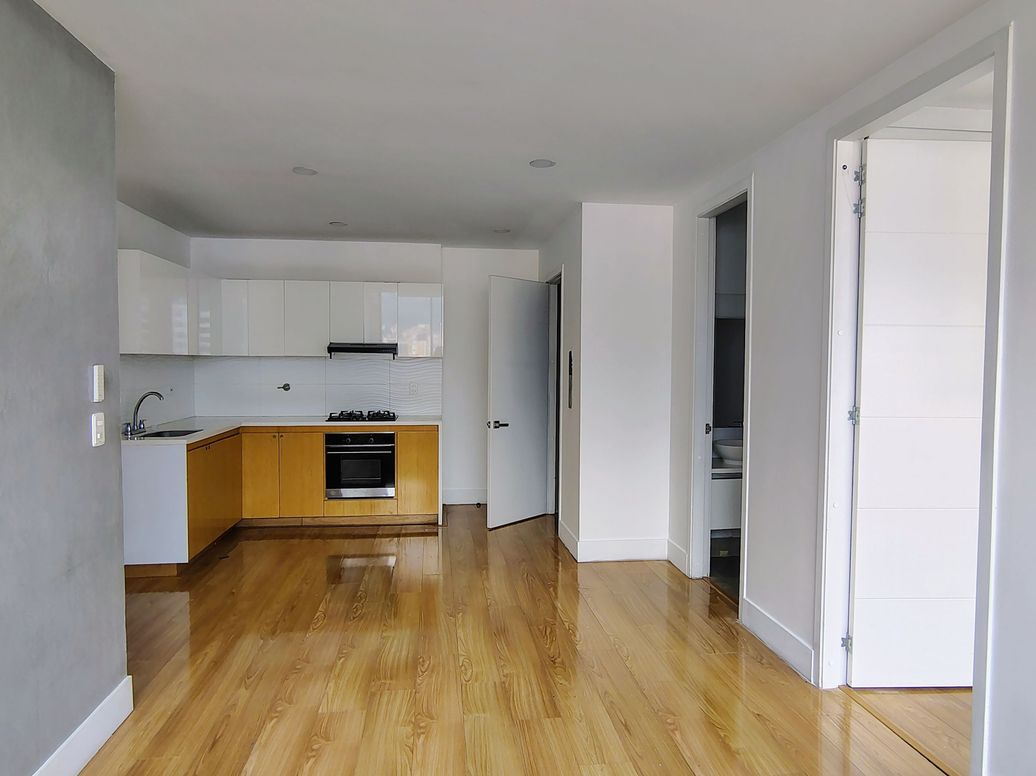Apartamento de 2 alcobas en venta en Los Cedritos, Bogotá, 72 m² · foto 7 de 19