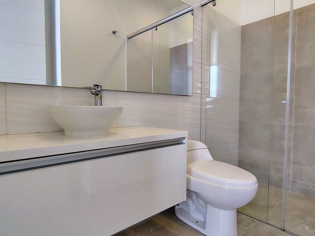 Apartamento de 2 alcobas en venta en Los Cedritos, Bogotá, 72 m² · foto 15 de 19