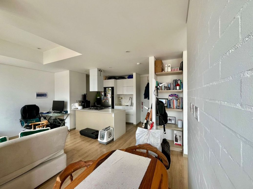 Apartamento de 1 alcoba en venta en Santa Barbara Occidental, Bogotá, 54 m² · foto 6 de 17