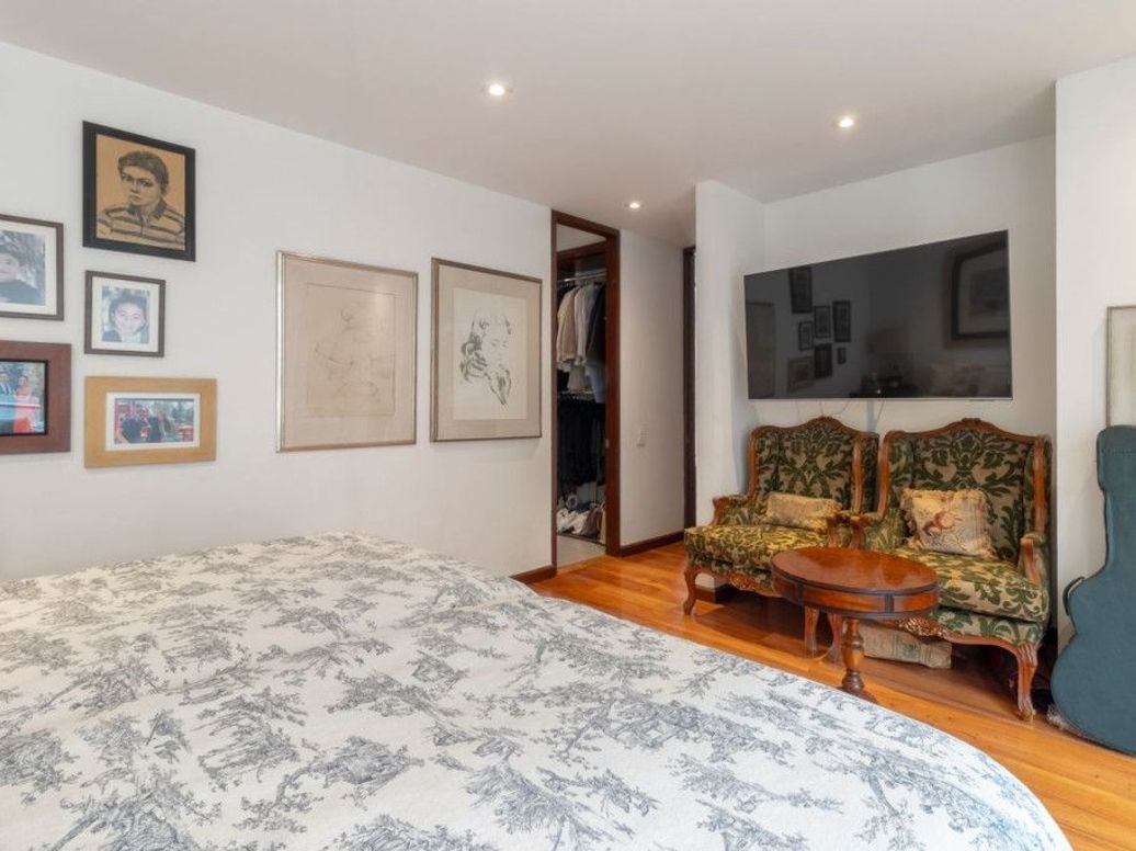 Apartamento de 2 alcobas en venta en La Cabrera, Bogotá, 131 m² · foto 10 de 15