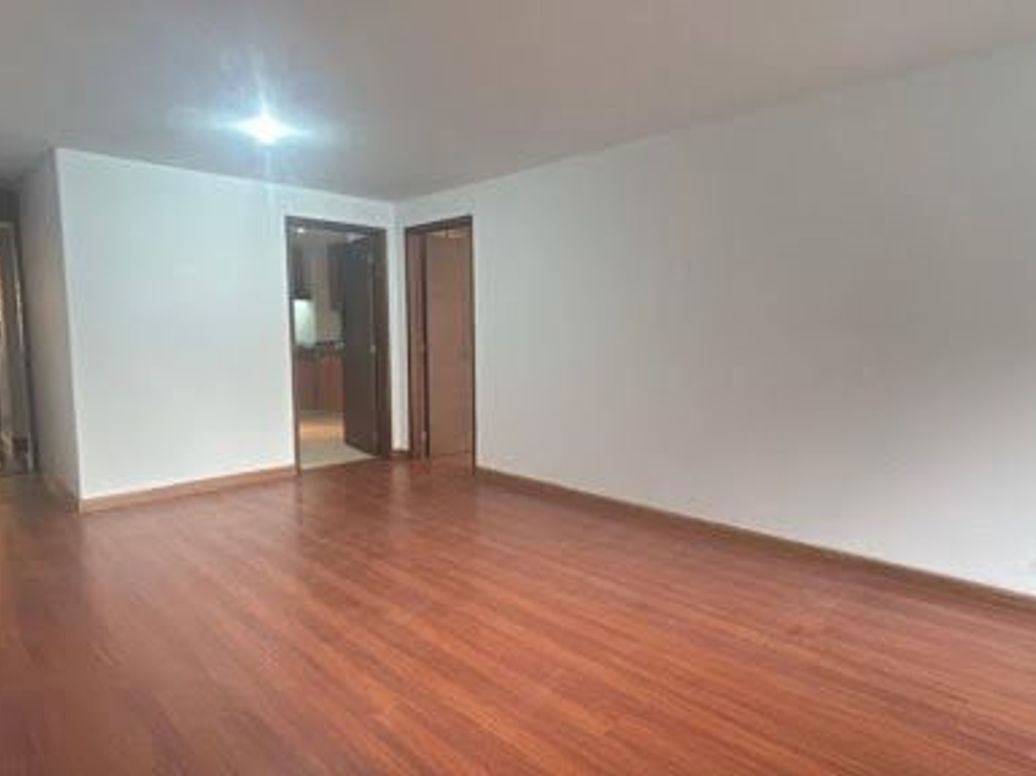 Apartamento de 1 alcoba en venta en Los Rosales, Bogotá, 57 m² · foto 6 de 18