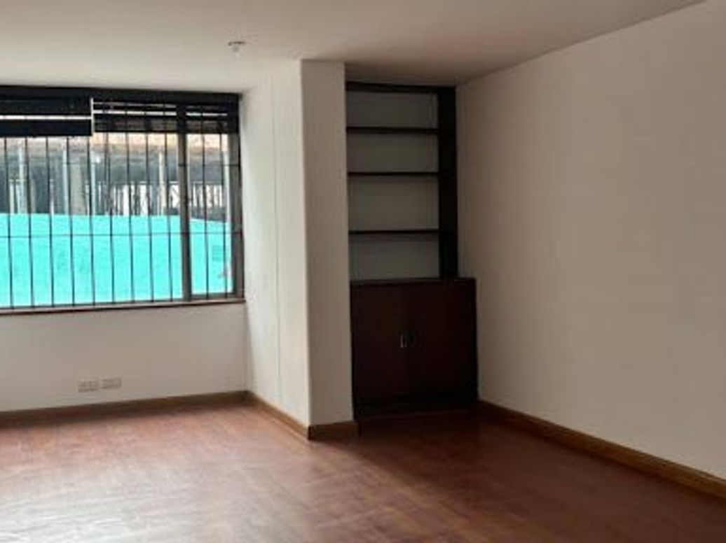Apartamento de 1 alcoba en venta en Los Rosales, Bogotá, 57 m² · foto 7 de 18