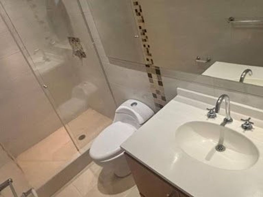 Apartamento de 1 alcoba en venta en Los Rosales, Bogotá, 57 m² · foto 13 de 18