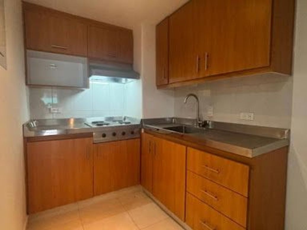 Apartamento de 1 alcoba en venta en Los Rosales, Bogotá, 57 m² · foto 9 de 18