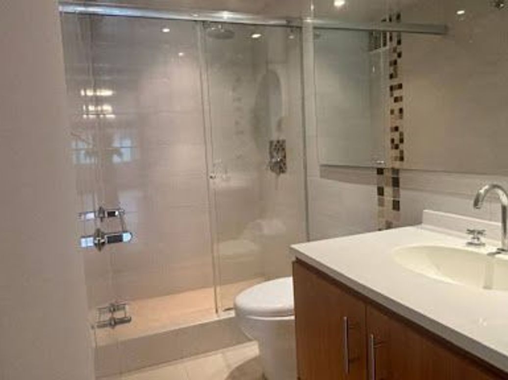 Apartamento de 1 alcoba en venta en Los Rosales, Bogotá, 57 m² · foto 12 de 18