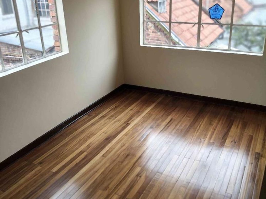 Casa de 6 alcobas en venta en Banco Central, Bogotá, 249 m² · foto 2 de 20