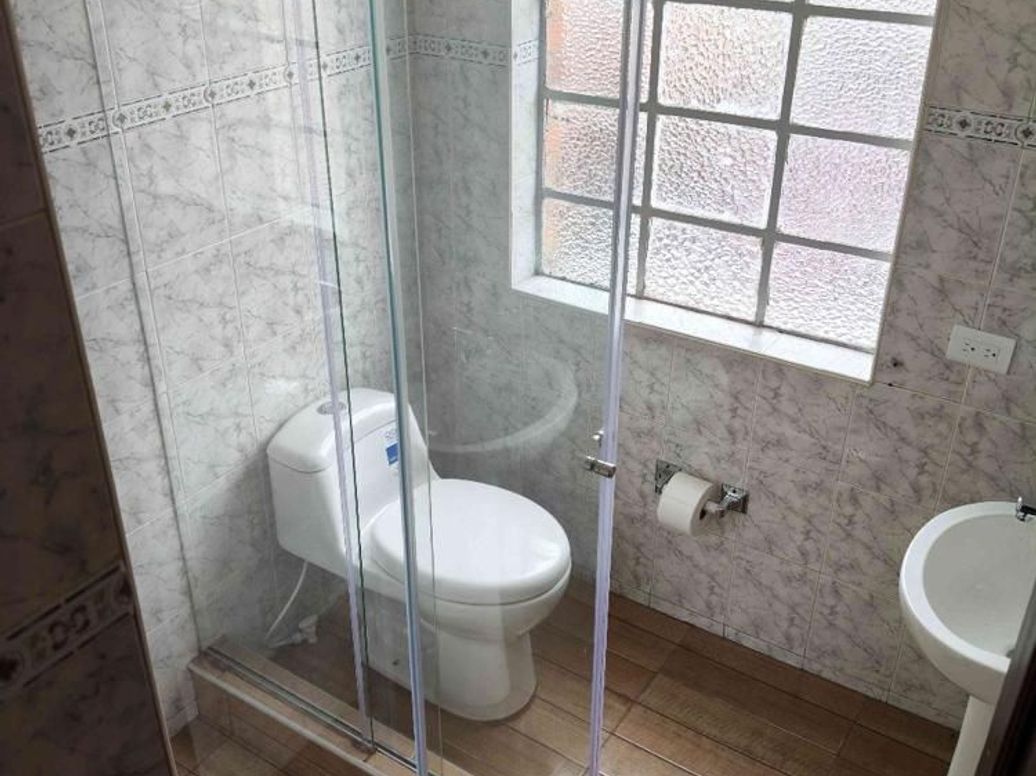 Casa de 6 alcobas en venta en Banco Central, Bogotá, 249 m² · foto 3 de 20