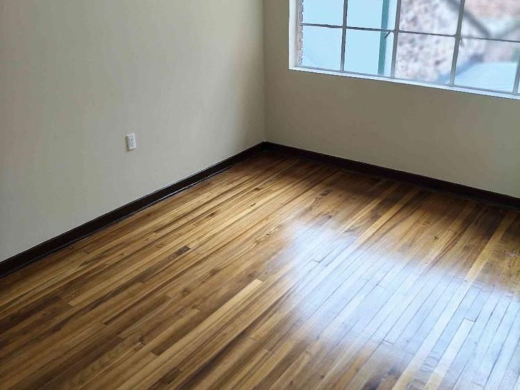 Casa de 6 alcobas en venta en Banco Central, Bogotá, 249 m² · foto 6 de 20