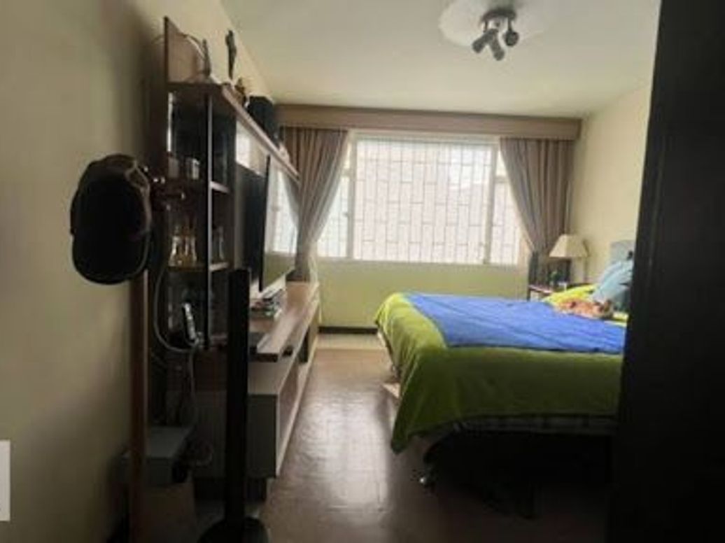 Casa de 7 alcobas en venta en Alcázares Norte, Bogotá, 227 m² · foto 15 de 20