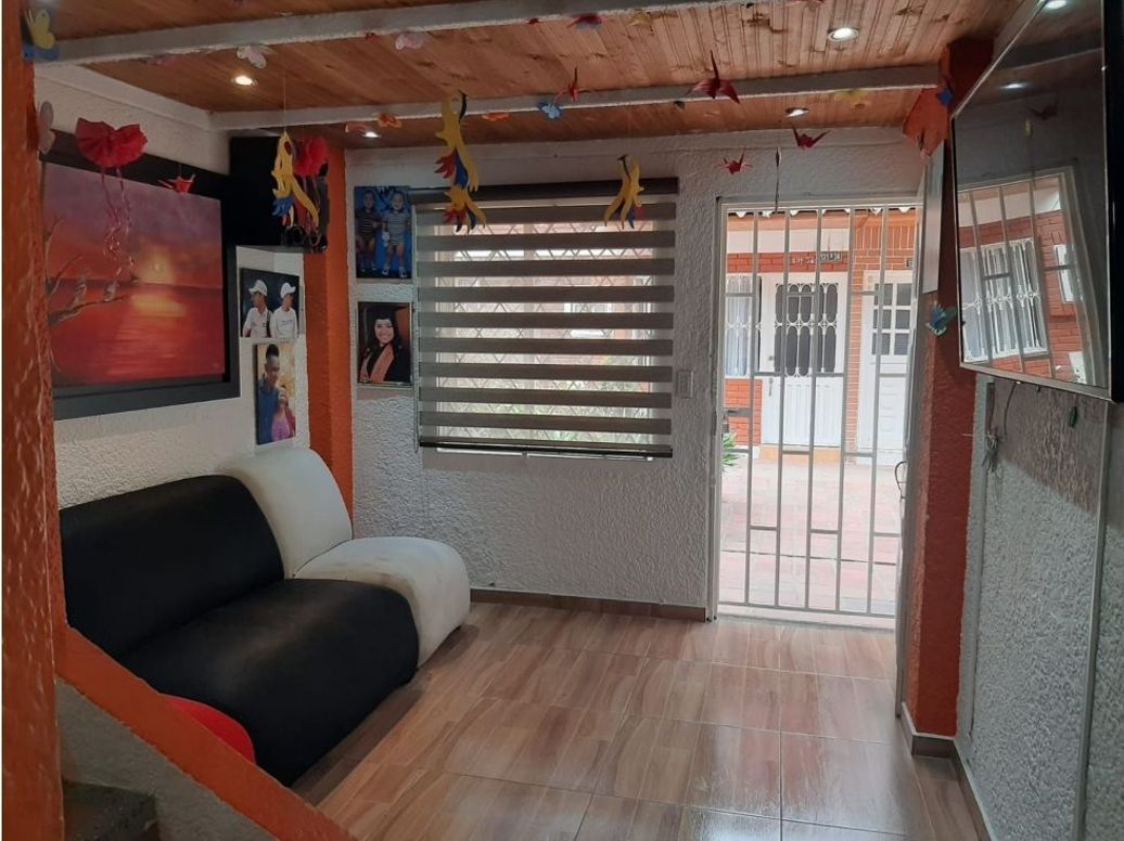 Casa de 6 alcobas en venta en Aures, Bogotá, 47 m² · foto 3 de 12