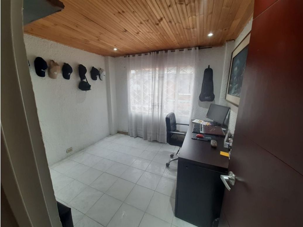 Casa de 6 alcobas en venta en Aures, Bogotá, 47 m² · foto 9 de 12