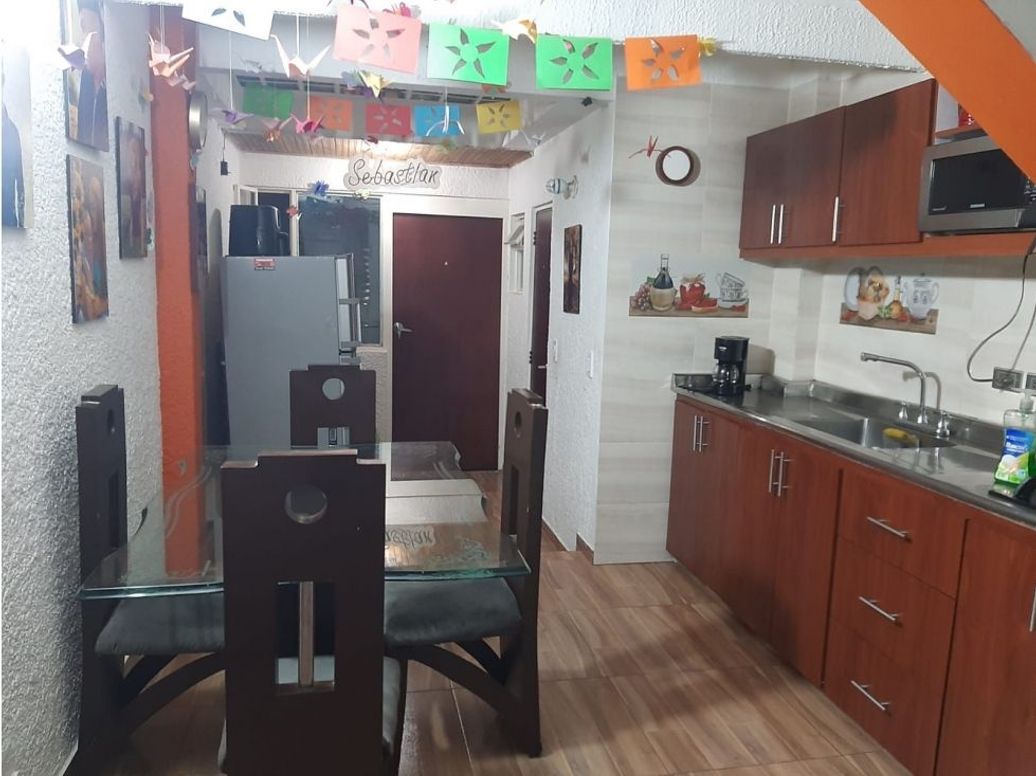 Casa de 6 alcobas en venta en Aures, Bogotá, 47 m² · foto 2 de 12
