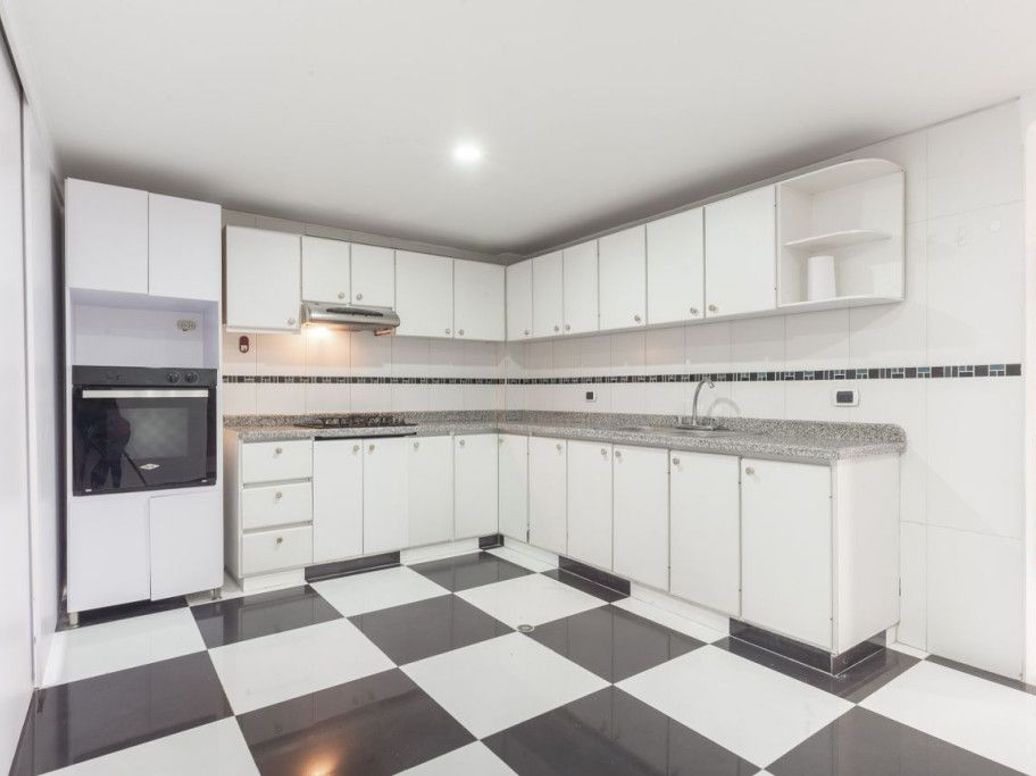 Apartamento de 4 alcobas en venta en El Contador, Bogotá, 177 m² · foto 9 de 20