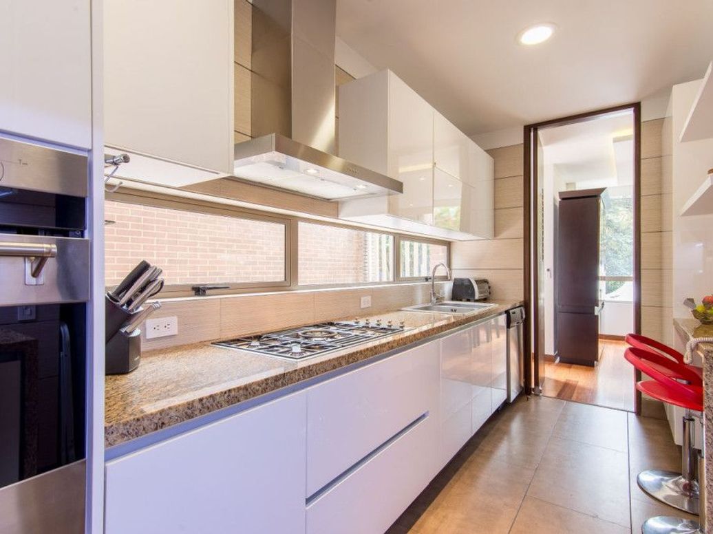 Apartamento de 3 alcobas en venta en El Refugio, Bogotá, 187 m² · foto 7 de 18