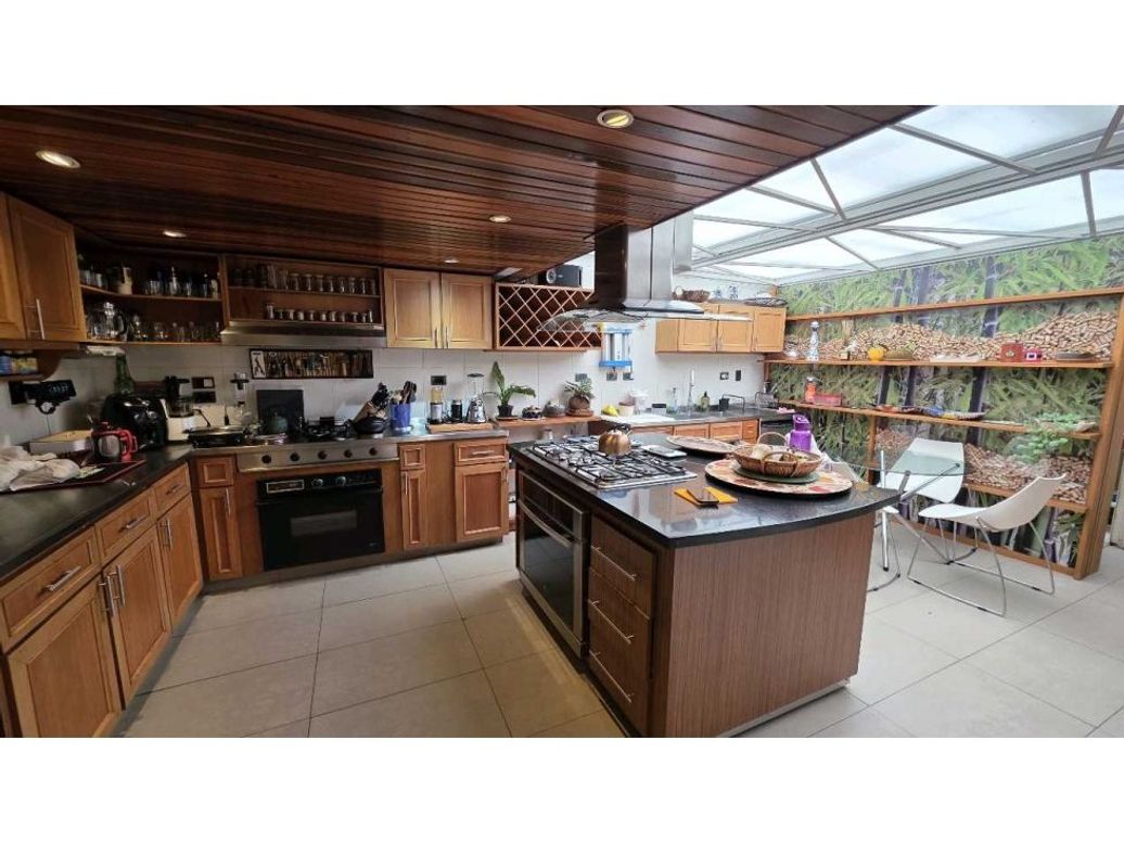 Casa de 4 alcobas en venta en Niza, Bogotá, 340 m² · foto 9 de 20