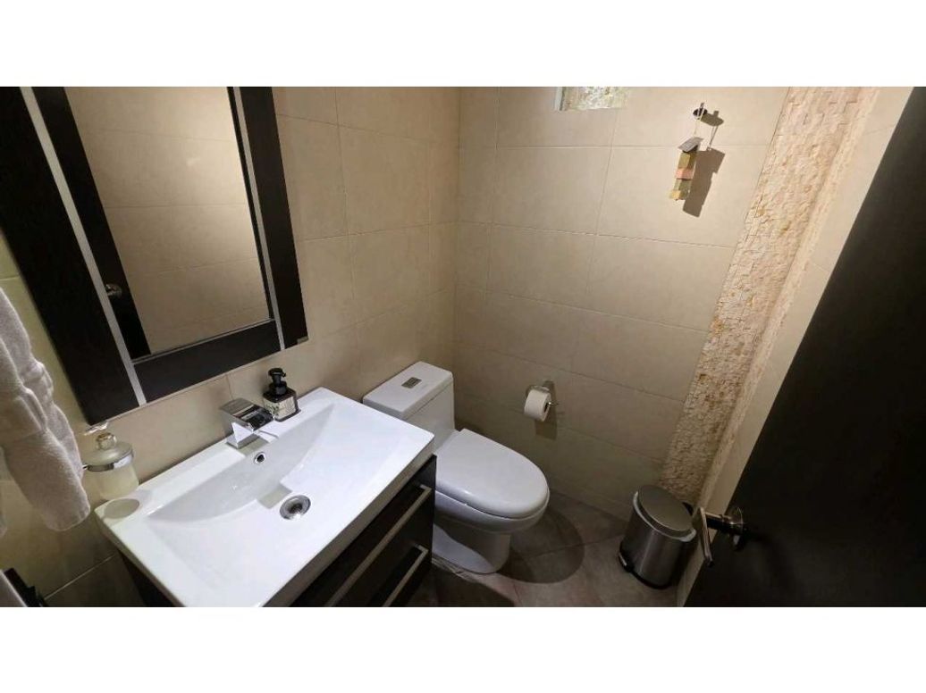 Casa de 4 alcobas en venta en Niza, Bogotá, 340 m² · foto 16 de 20