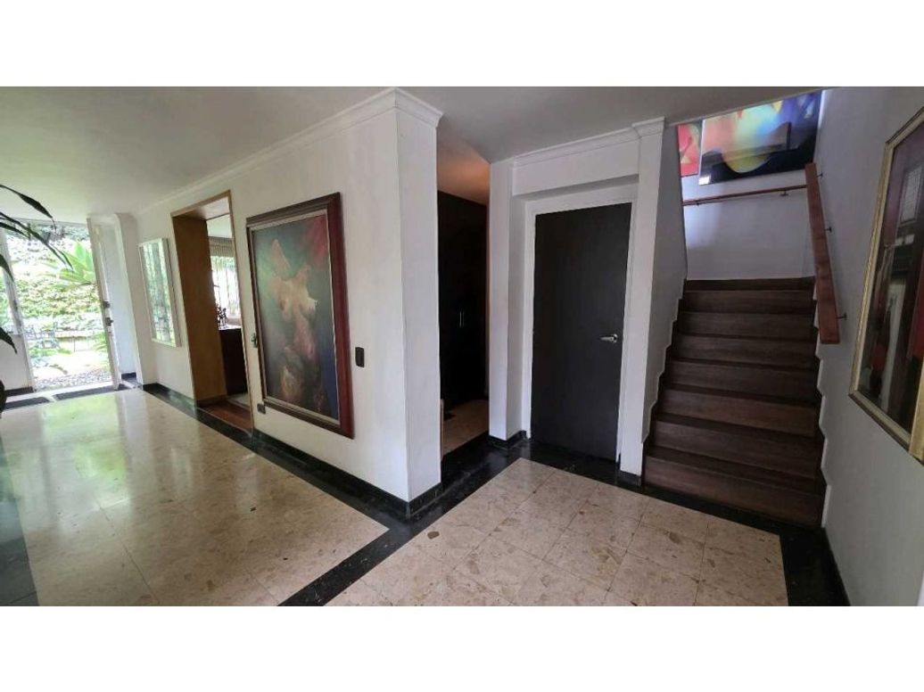 Casa de 4 alcobas en venta en Niza, Bogotá, 340 m² · foto 15 de 20