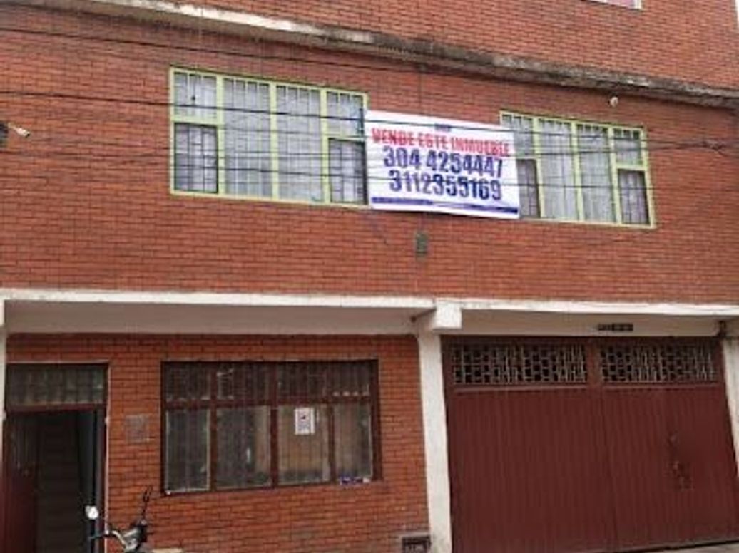 Casa de 6 alcobas en venta en Inglés Quiroga, Bogotá, 550 m² · foto 3 de 12