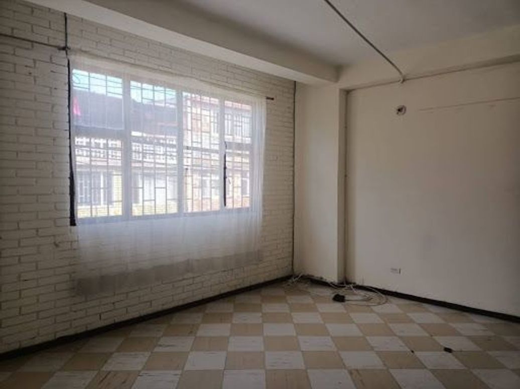 Casa de 6 alcobas en venta en Inglés Quiroga, Bogotá, 550 m² · foto 8 de 12